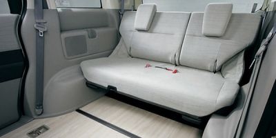 Снять задний диван в Toyota Camry