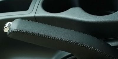 Как подтянуть ручной тормоз на Ниссан Кашкай?